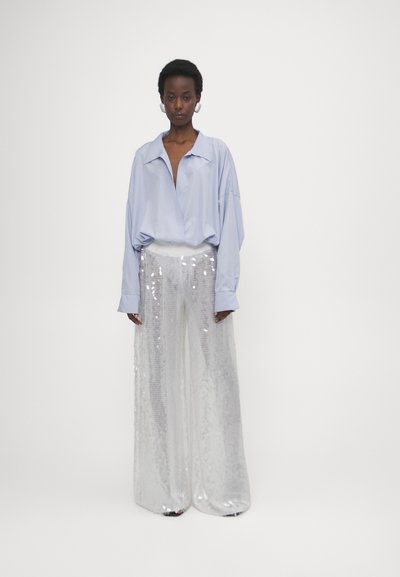 Norma Kamali SUPER OVERSIZED BOYFRIEND BODYSUIT - Blouse - misty blue
