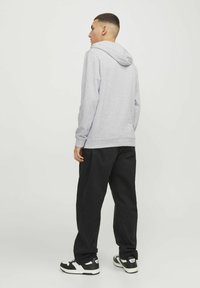 Jack & Jones JJZURI  - Felpa con cappuccio - white melange