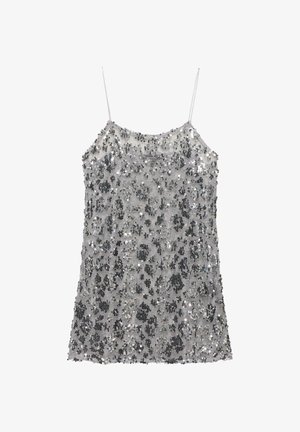 Srebrni top na bretele ukrašen šljokicama, uskog kroja, s tankim podesivim trakama i teksturom s uzorkom nalik leoparudu.