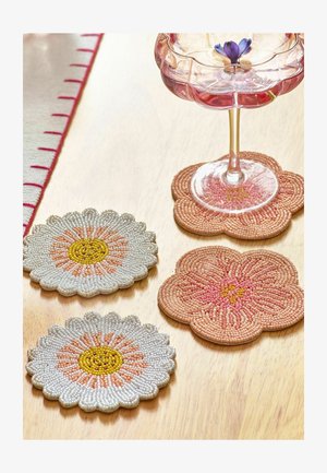 Next, SET OF 4 FLORAL BEADED COASTERS - Tablecloth - pink