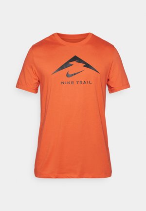Nike Performance M NK DF TEE TRAIL LOGO - Camiseta deportiva - vintage coral/black