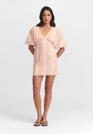 ST MRLO PALM  - Denné šaty - pink multi stripe