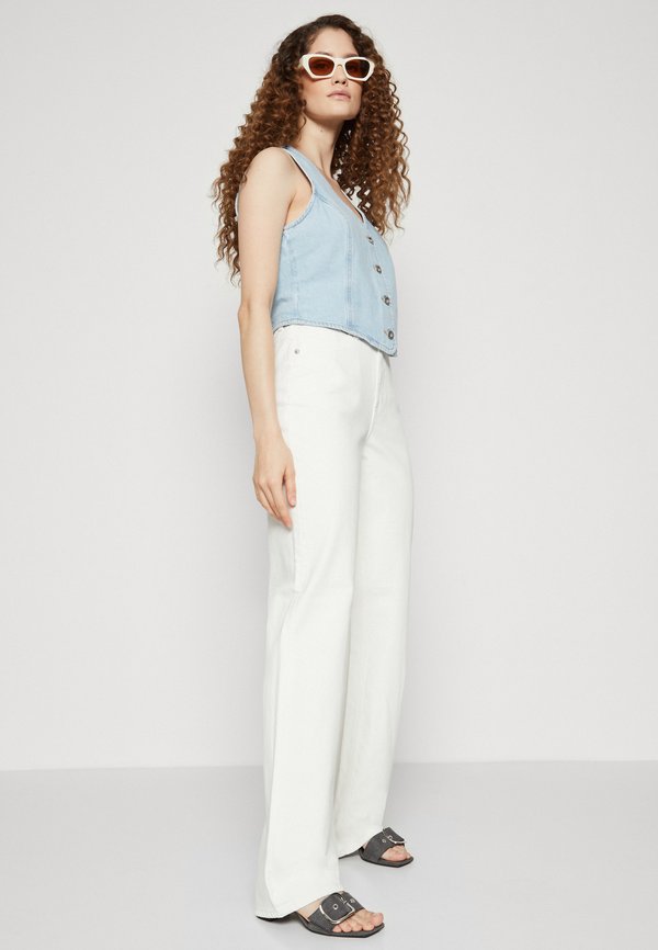 VMTESSA HR WIDE - Flared Jeans4