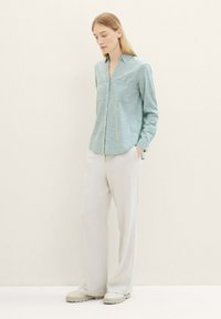 TOM TAILOR WITH SLUB STRUCTURE - Camicia - sea pine green