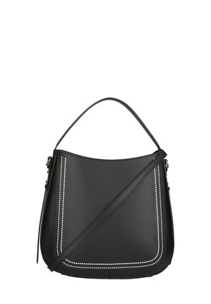 Sac à main en cuir noir avec un design incurvé, accents de couture blanche, une seule poignée supérieure et une bandoulière réglable.
