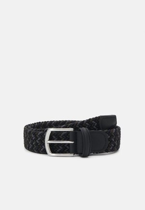 Ceinture tissée noire avec des fils multicolores, dotée d'une boucle en métal argenté et de détails en cuir pour la fermeture. Design texturé et flexible.