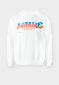 Sweatshirt blanc avec un design graphique rouge et bleu. Présente le texte "SPORTSWEAR" et une icône circulaire d'une figure en course. Coupe classique, manches longues.
