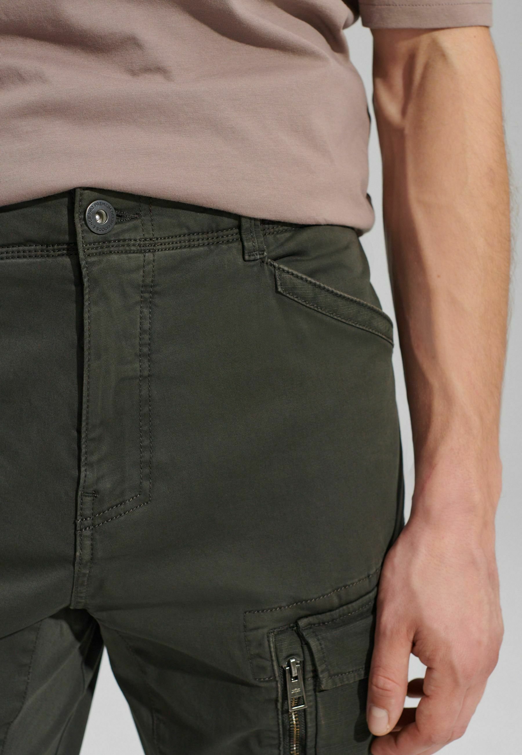 Next SLIM FIT ZIP POCKET - Pantaloni cargo - dark khaki green