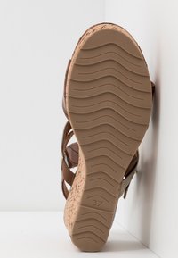 Marco Tozzi Sandales à talons hauts - cognac