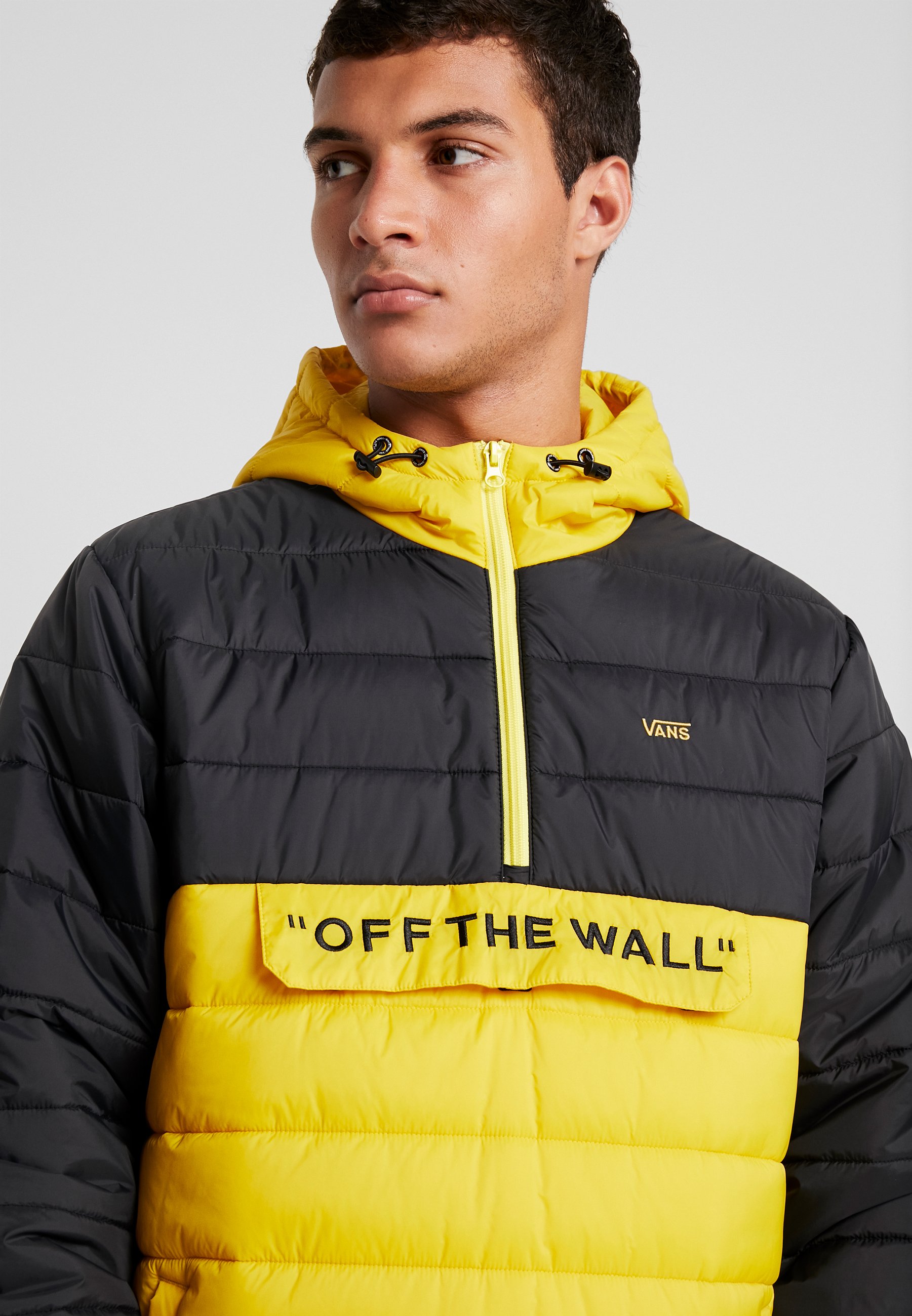 Vans CARLON ANORAK PUFFER Vinterjakke sulphurblack Vans CARLON ANORAK PUFFER Vinterjakke sulphurblack