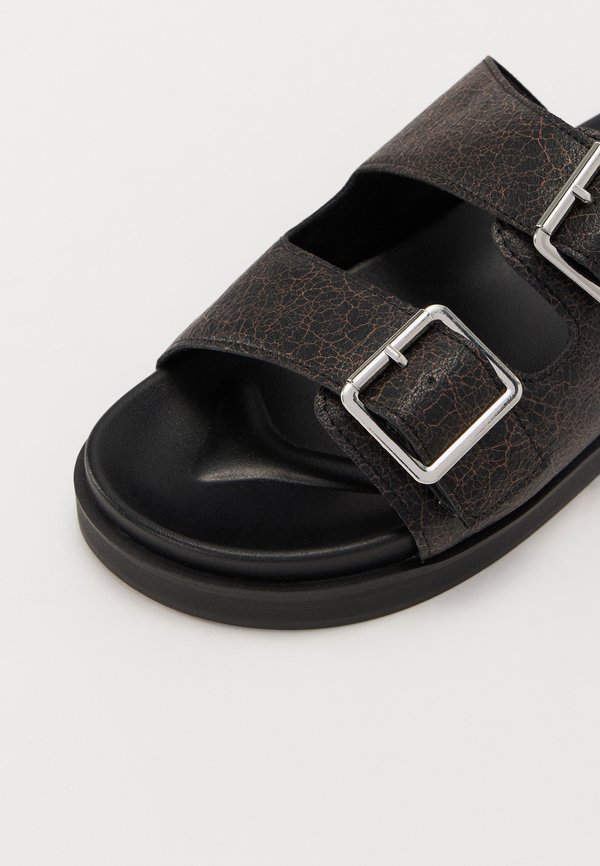 Mules - salvage color2