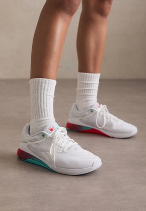 Reebok NANO X5 - Training shoe - white/black/energy red