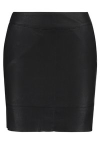 Jupe mini en cuir noir avec une texture lisse, un design près du corps et un ourlet droit. Présente des coutures minimes et aucun matériel visible.