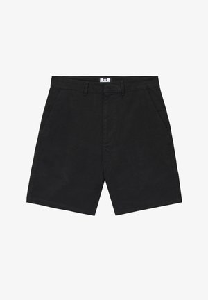 Schwarze Shorts mittlerer Länge mit Gürtelschlaufen und Seitentaschen, flache Vorderseite und saubere Nähte auf weißem Hintergrund.