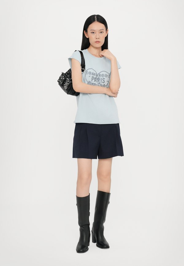 CLOE SOMEBODY LOVES - Top - cloud2