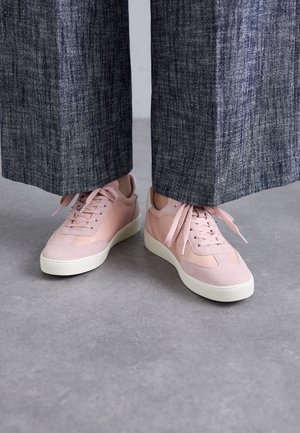 SCOTTY LACE UP - Trainers - smokey rose