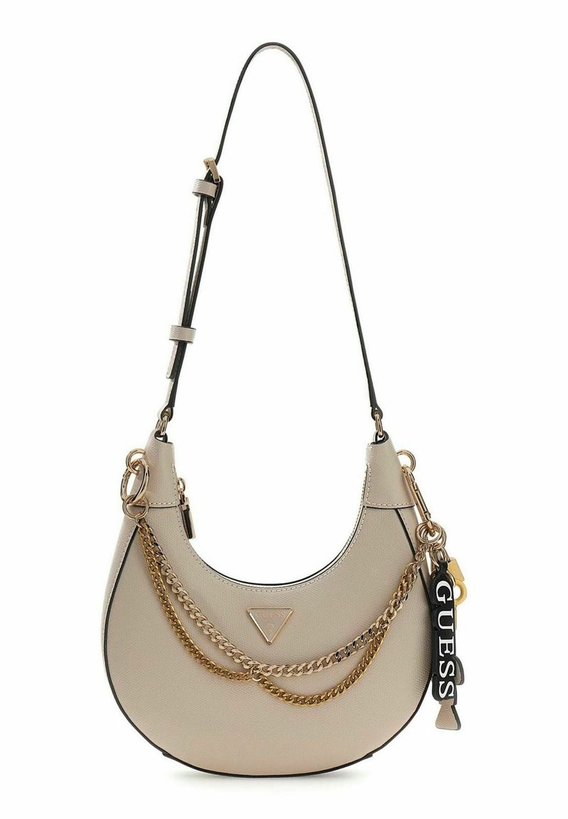 Sac bandoulière hobo en matériau synthétique beige, doté de doubles accents en chaîne, de ferrures dorées et d'une sangle d'épaule réglable. Détail logo inclus.