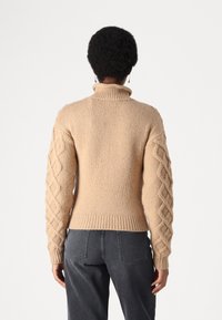 HUGO SAVENIA - Vesta - open brown