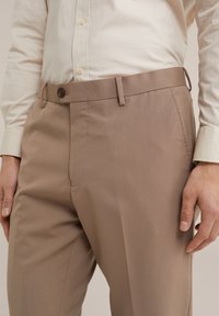 WE Fashion THE FLEX SUIT - Hlače za moške obleke - brown