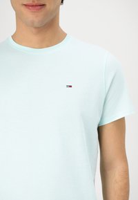 Tommy Jeans SLIM TEE - T-shirt - bas - spring mint