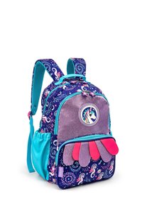 Kinder-Rucksack mit einem blau-lila Einhorn-Muster, glitzerndem lila Vorderteil, pinken Flügel-Formen und hellblauen Seitentaschen und Trägern.