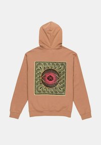 Sudadera con capucha marrón que presenta un gran diseño gráfico colorido en la parte posterior con círculos y olas concéntricas en amarillo y rosa.