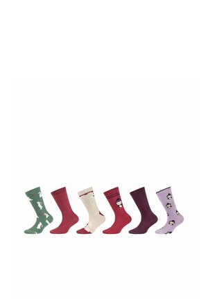 Set von sechs assortierten Socken: grün mit Hasen, cremefarben mit roten Akzenten, bordeauxrot, dunkelbordeaux und helllila mit Pinguinen. Mittlere Länge.