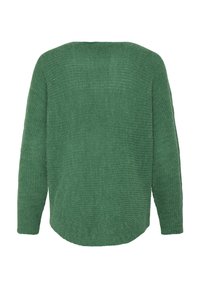 Pull en maille verte avec une finition texturée, col large et manches longues. Présente un ourlet arrondi et une coupe décontractée.