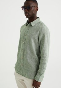 WE Fashion THE LINEN - Marškiniai - green
