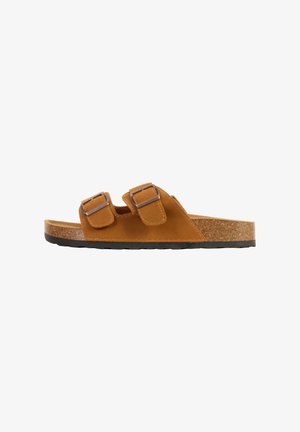 Elong, PLATES - Mules - camel