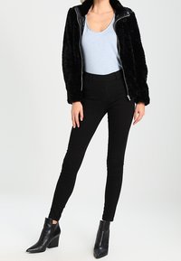 Dorothy Perkins Vinterjacka - black