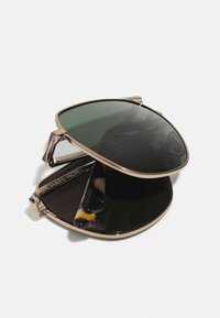 Michael Kors KESWICK - Päikeseprillid - shiny gold-coloured/olive green