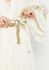 Thumbnail Image 5