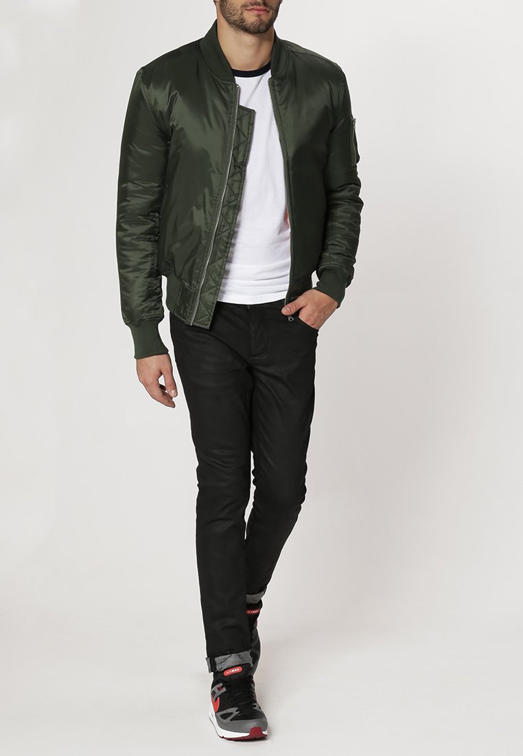 Urban Classics - BASIC - Bomber dzseki - olive, Nagyítás