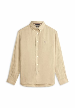 Beige langärmliges Hemd mit durchgehender Knopfleiste, Knopfkragen und kleinem Tommy Hilfiger Logo auf der Brust, flach liegend.
