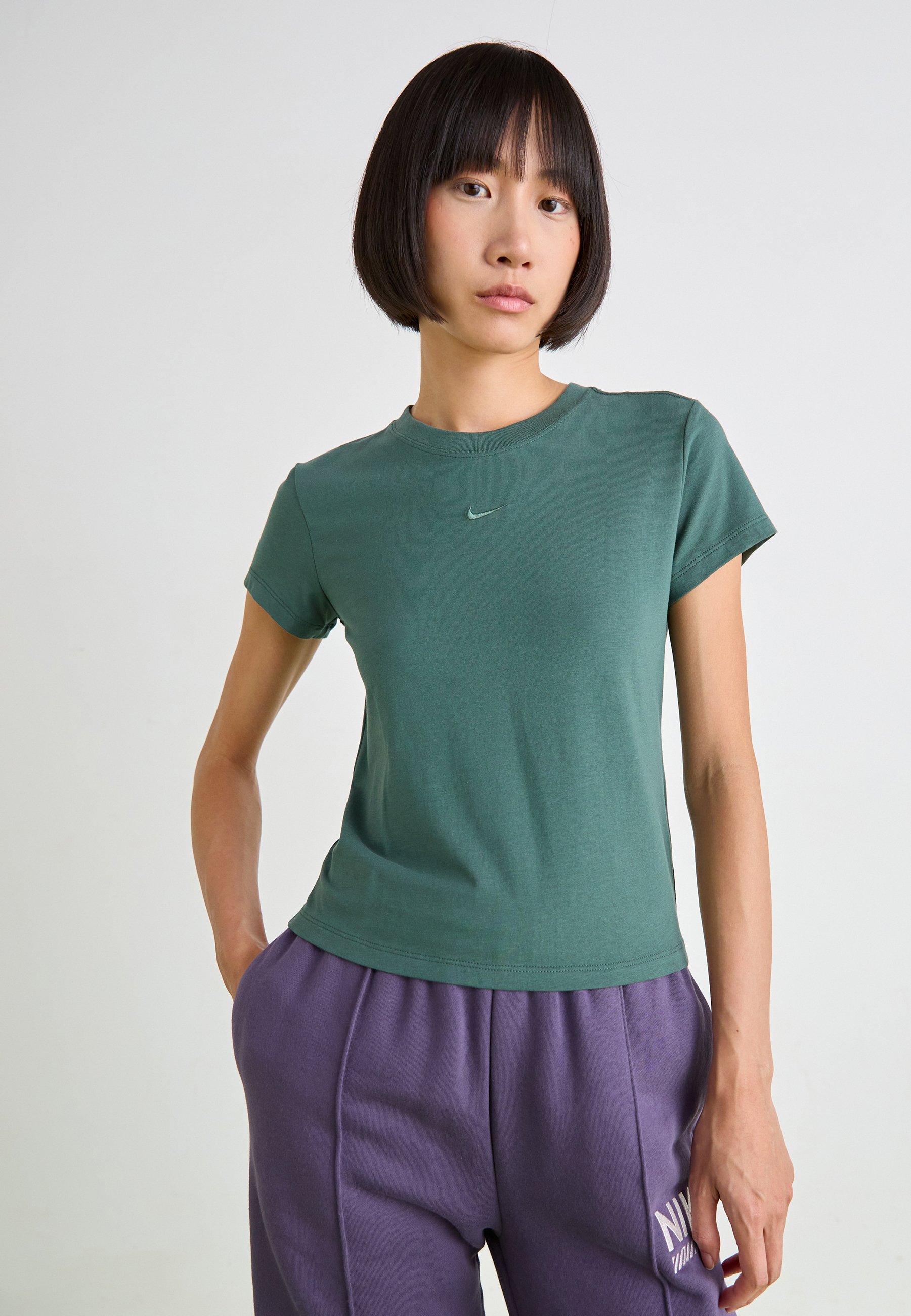 army green nike shirt women's