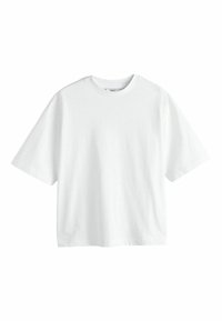 Biała bawełniana koszulka z okrągłym dekoltem, krótkimi rękawami i luźnym krojem. Gładka tekstura bez wzorów lub akcentów.