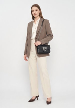 Pinko, LOVE ONE SLOUCHY MINI MEZZO BACCELLO VITELLO NEW BIKER  - Schoudertas - nero limousine - matt silver