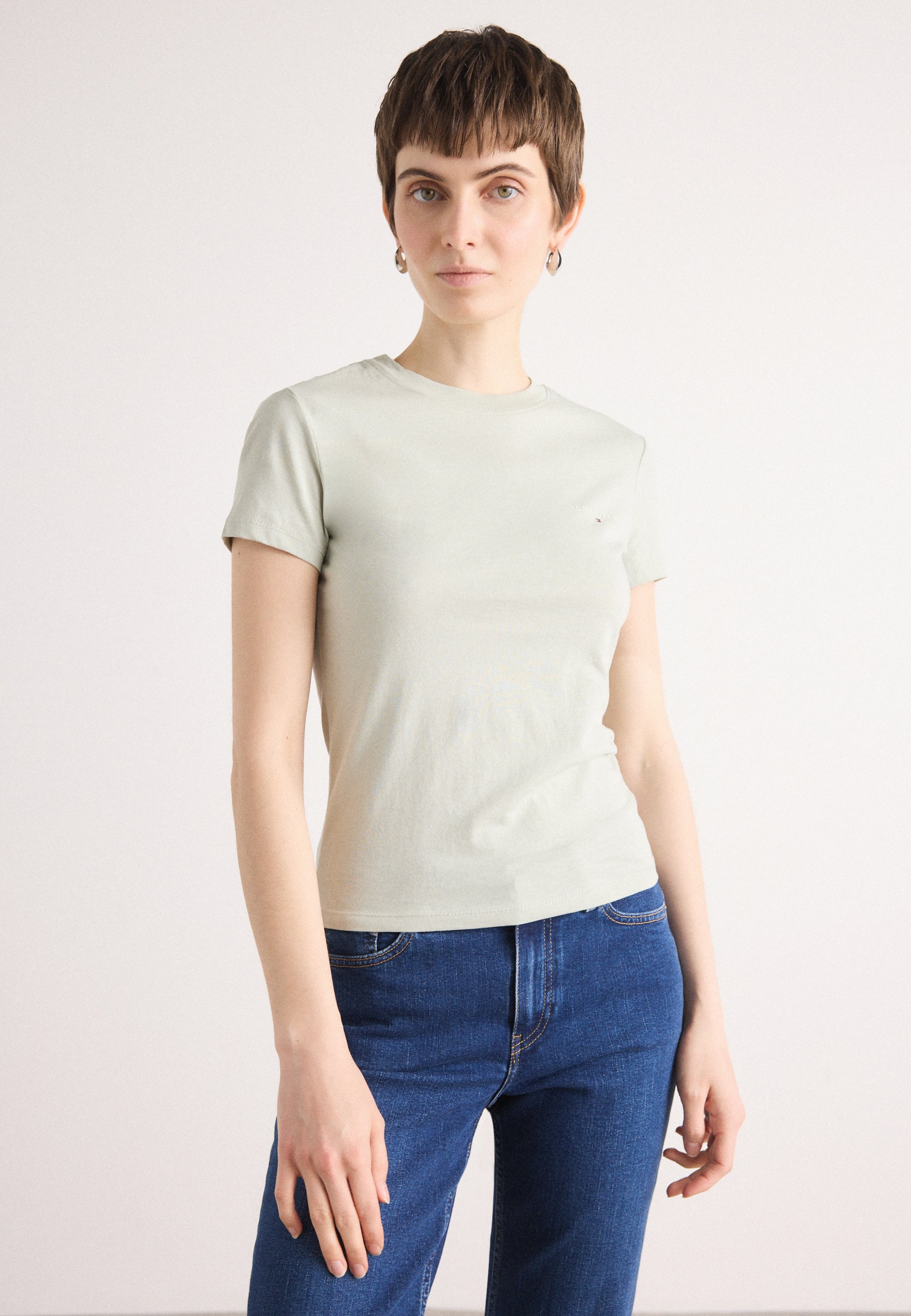売れ筋商品|||トミーヒルフィガー Tシャツ レディース トップス SLIM LINEAR TEE - Basic T-shirt - misty sage Tommy Jeans SLIM LINEAR TEE - T-shirt basic - misty sage