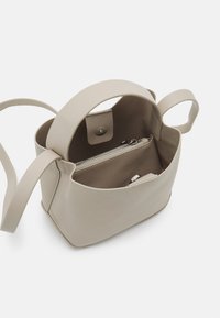 Gina Tricot Torebka