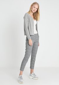 Rosemunde LAICA O NECK CARDIGAN - Strickjacke - light grey