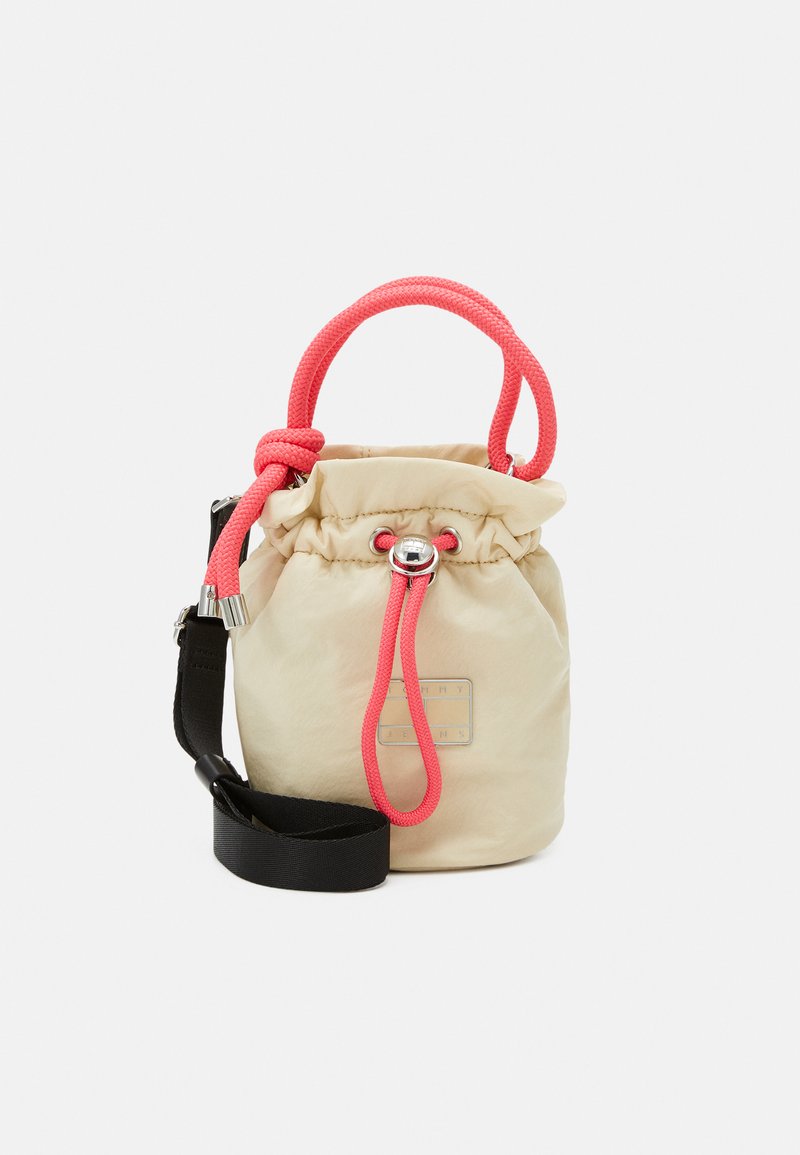 Tommy Jeans BEACH SUMMER BUCKET Handbag classic beige/beige