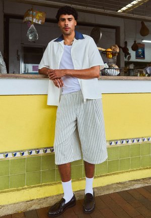 Bershka, Denimshorts - light blue