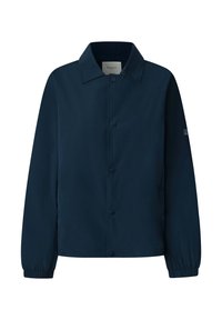 Σκούρο μπλε μπουφάν από λείο ύφασμα, με γιακά, κουμπιά μπροστά, ελαστικά μανίκια και μικρή ετικέτα λογότυπου στο μανίκι.