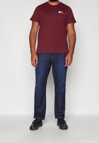 Tommy Jeans Jednoduché tričko - bordeaux