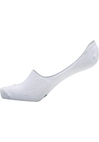 Bele nizke nogavice bele barve z gladko teksturo, elastičnim vrhom in ojačanim prstom, zasnovane za minimalno vidnost z lahkim materialom.