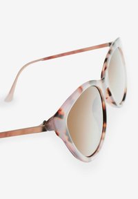 Next POLARISED CAT EYE - REGULAR FIT - Aurinkolasit - tortoiseshell brown