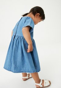 Next STRAWBERRY EMBROIDERED  - Farkkumekko - blue denim