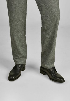 Veterschoenen - schwarz