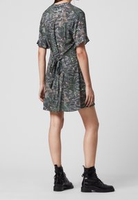 AllSaints Abito a camicia - green